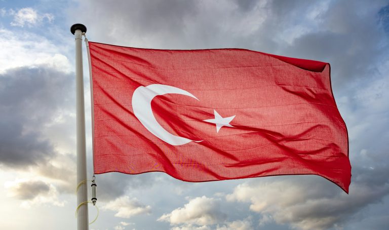 أوقفوا العنف ضد اللاجئين السوريين! 17 منظمة مجتمع مدني تدين التصعيد الأخير ضد السوريين في تركيا وتدعو لحمايتهم